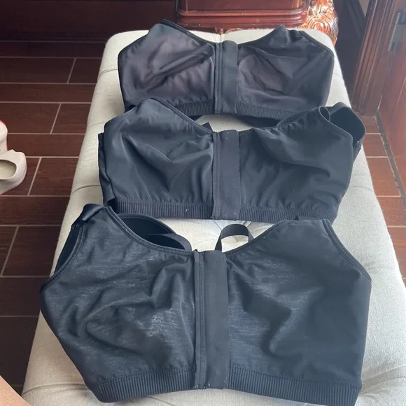 Set of 3 Victoria’s Secret Sports Bras - Picture 3 of 3